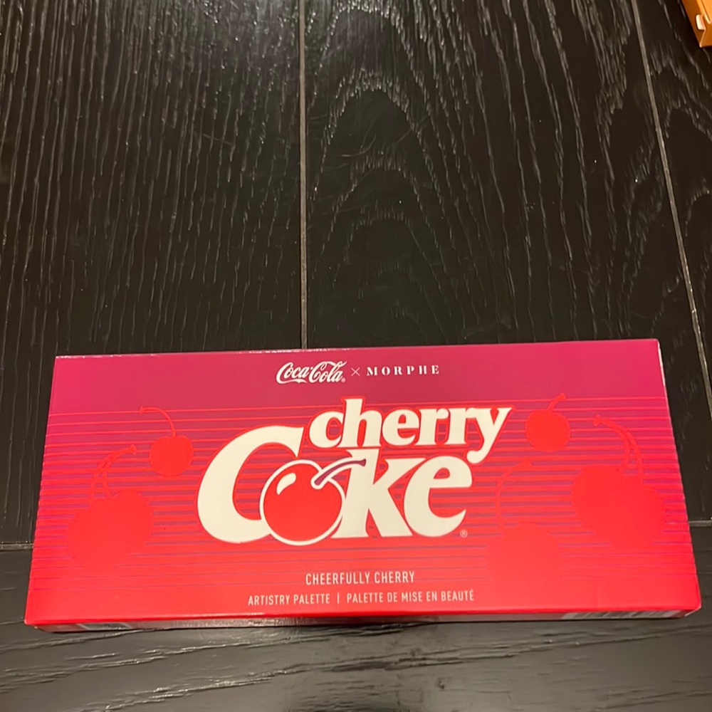 Morphe Cherry Coke Cheerfully Cherry Eyeshadow Palette 🍒